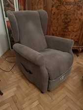 Gomiero poltrona alzapersona usato  Padova