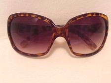 Sonnenbrille braun gebraucht kaufen  Neusäß