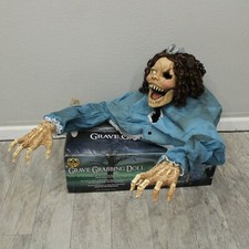 Grave grabbing doll d'occasion  Expédié en Belgium