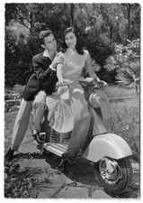 Cartolina pubblicitaria scoote usato  Trieste
