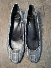 Checked court shoes for sale  SHEFFIELD
