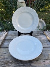 Assiettes plates relief d'occasion Assiettes plates relief d'occasion  Villeneuve-la-Guyard