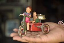 Vintage Wind Up Litho Menino e Bebê Andando Triciclo Litho Estanho e Brinquedo Celulóide, Japão comprar usado  Enviando para Brazil
