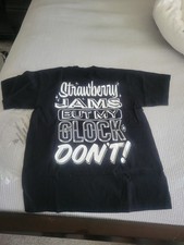 Morango.  Camiseta Strawberry Jams But My Glock Dont.  S comprar usado  Enviando para Brazil