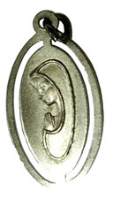 Ciondolo madonna stile usato  Santa Marinella
