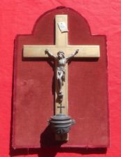 Crucifix benitier d'occasion Crucifix benitier d'occasion  Gordes