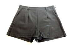 T44 black faux d'occasion  Expédié en Belgium