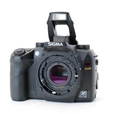 Fotocamera reflex digitale usato  Spedire a Italy