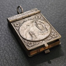 Pendentif livre dépliant d'occasion  Toulouse-