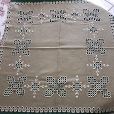 Hardanger tischdecken 2st gebraucht kaufen Hardanger tischdecken 2st gebraucht kaufen  Illerrieden