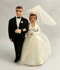 Usado, Decoração de bolo de casamento de porcelana vintage noiva e morena noivo smoking preto Wilton Chicago comprar usado  Enviando para Brazil