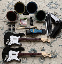 Rock Band 4 Xbox One Bundle 2 Fender Stratocaster guitarras bateria microfone jogo - TESTADO, usado comprar usado  Enviando para Brazil