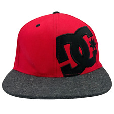 Usado, DC Shoes Sombrero Gorra Ajustada Adulto Grande Rojo Negro Logo Patinador Monopatín Flexfit Hombres segunda mano  Embacar hacia Argentina