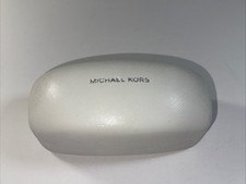 Estojo de óculos Michael Kors couro saffiano branco concha dura tamanho grande comprar usado Estojo de óculos Michael Kors couro saffiano branco concha dura tamanho grande comprar usado  Enviando para Brazil