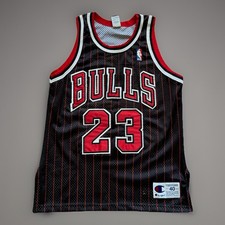 Camiseta autêntica Champion Michael Jordan Bulls listra preta tamanho 40 média comprar usado  Enviando para Brazil