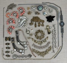 Pretty junk jewelry for sale  Happy Valley