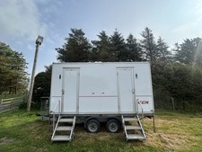 Towable toilet unit for sale  Y FELINHELI
