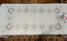 Ancienne nappe brodée d'occasion Ancienne nappe brodée d'occasion  Montmorillon