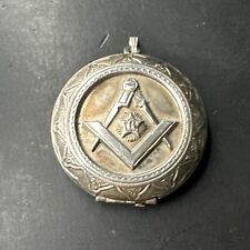 Ancien pendentif metal d'occasion  Montereau-Fault-Yonne