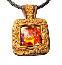 Pingente de couro esculpido genuíno - pedra de mosaico âmbar comprar usado Pingente de couro esculpido genuíno - pedra de mosaico âmbar comprar usado  Enviando para Brazil