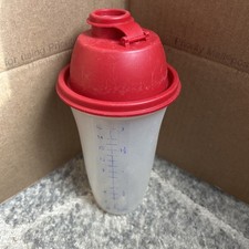 Tupperware Quick Shake 2 xícaras liquidificador shaker 844-2 com tampa vermelha 564-3 comprar usado Tupperware Quick Shake 2 xícaras liquidificador shaker 844-2 com tampa vermelha 564-3 comprar usado  Enviando para Brazil