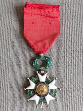 Médaille ancienne légion d'occasion Médaille ancienne légion d'occasion  La Charité-sur-Loire