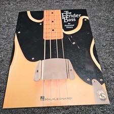 The Fender Bass: An Illustrated History comprar usado  Enviando para Brazil