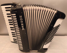 Hohner concerto iii usato  Spedire a Italy