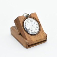 Caixa expositora para relógio de bolso em madeira comprar usado Caixa expositora para relógio de bolso em madeira comprar usado  Enviando para Brazil