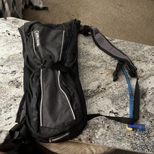 Usado, Mochila de hidratação Camelbak Rogue preta trilha caminhada ciclismo com água na bexiga comprar usado  Enviando para Brazil