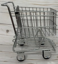 Usado, Boneca vintage pequeno brinquedo de metal cromado carrinho de compras realista com rodas rolantes comprar usado Usado, Boneca vintage pequeno brinquedo de metal cromado carrinho de compras realista com rodas rolantes comprar usado  Enviando para Brazil