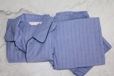 Set pantaloni pigiama usato  Spedire a Italy