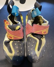 Scarpa dragos kids for sale  WREXHAM