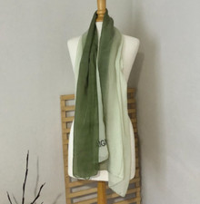 Aigner foulard soie d'occasion  Onzain