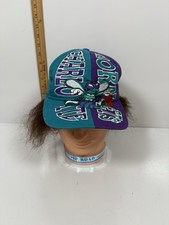 Chapéu Snapback Vintage Charlotte Hornets Painel Dividido – Boné Hugo Mascote NBA Anos 90 comprar usado Chapéu Snapback Vintage Charlotte Hornets Painel Dividido – Boné Hugo Mascote NBA Anos 90 comprar usado  Enviando para Brazil