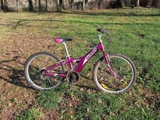 Vélo giant violet d'occasion  Méreau