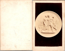 Carved medallion woman d'occasion  Expédié en Belgium