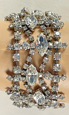 Pulseira larga de strass vintage Kramer of New York – 7 "- meados do século 1 3/8", usado comprar usado Pulseira larga de strass vintage Kramer of New York – 7 "- meados do século 1 3/8", usado comprar usado  Enviando para Brazil