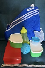 Tupperware Sling Lancheira com Recipientes para Lanches Guardião de Cupcake, Garrafa de Água +  comprar usado Tupperware Sling Lancheira com Recipientes para Lanches Guardião de Cupcake, Garrafa de Água +  comprar usado  Enviando para Brazil