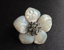 Lindo anel de flor vintage francês de madrepérola tamanho 7,75 -, usado comprar usado  Enviando para Brazil