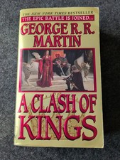 A Clash of Kings by George R.R. Martin First Edition PB 1999 Bantam comprar usado A Clash of Kings by George R.R. Martin First Edition PB 1999 Bantam comprar usado  Enviando para Brazil
