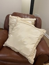 Set large throw for sale  Rockville