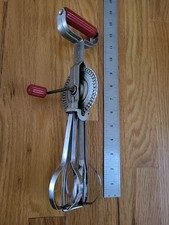 Batedor de ovos batedor manual vintage antigo de metal cabo vermelho, usado comprar usado  Enviando para Brazil