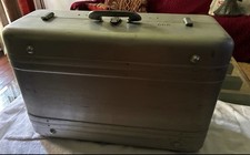 Bagagem de alumínio vintage Zero Halliburton 25x9x16 equipe de veleiro. comprar usado Bagagem de alumínio vintage Zero Halliburton 25x9x16 equipe de veleiro. comprar usado  Enviando para Brazil