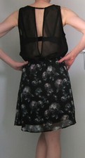 Robe noire fleurie d'occasion  Fonsorbes