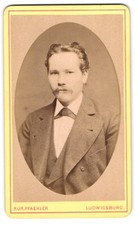 Fotografia Rur. Pfaehler, Ludwigsburg, Lindenstraße 64, Młody elegancki mężczyzna m  na sprzedaż Fotografia Rur. Pfaehler, Ludwigsburg, Lindenstraße 64, Młody elegancki mężczyzna m  na sprzedaż  Wysyłka do Poland