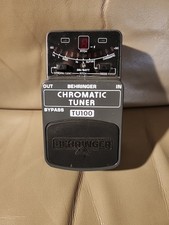 Behringer - TU300 - Pedal cromático pedal afinador de baixo guitarra comprar usado  Enviando para Brazil
