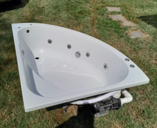 Jacuzzi corner bath for sale  GLOUCESTER