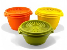 Tigelas vintage TUPPERWARE #1323 e #886 tampas de vedação instantânea conjunto de 3 colheita, usado comprar usado  Enviando para Brazil