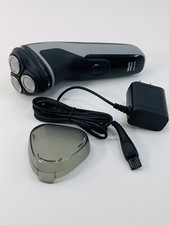 Barbeador elétrico recarregável Philips Norelco 2300 com aparador pop-up comprar usado  Enviando para Brazil